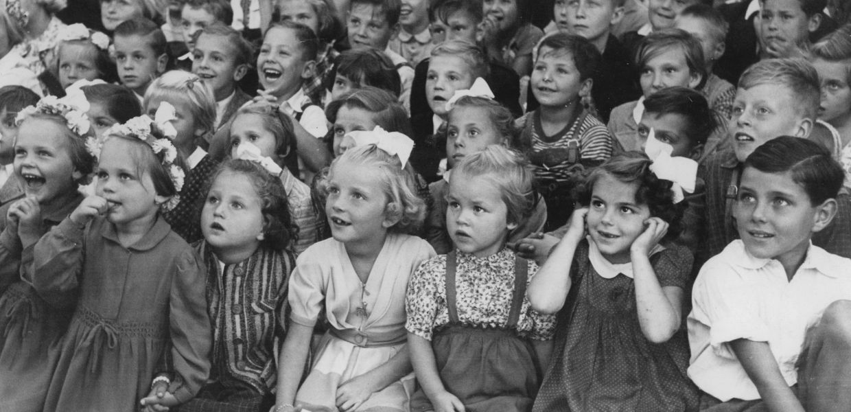 Kindertheater gestern  Kindertheater gestern