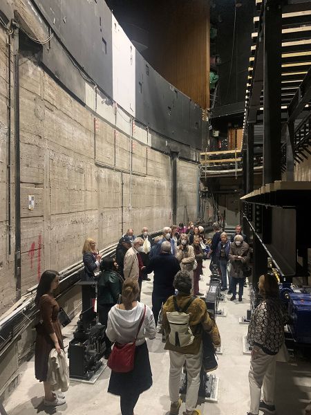 Rundgang in der Baustelle des Orchestergrabens