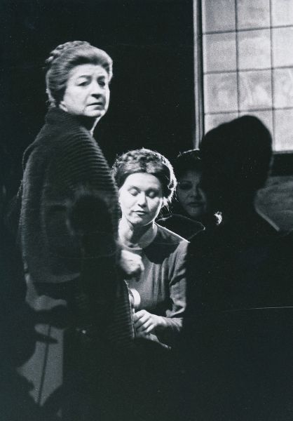 Ruth Hesse, hier 1965 in Gustav Rudolf Sellners Inszenierung von DER FLIEGENDE HOLLÄNDER  Ruth Hesse, hier 1965 in Gustav Rudolf Sellners Inszenierung von DER FLIEGENDE HOLLÄNDER