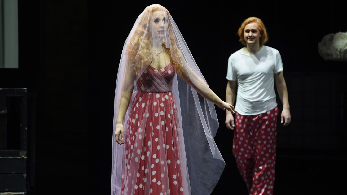 Schade, dass sie eine Hure war © Hans Jörg Michel Schade, dass sie eine Hure war © Hans Jörg Michel