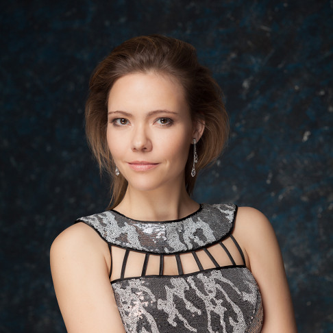 © Yan Revazov Ekaterina Baeva