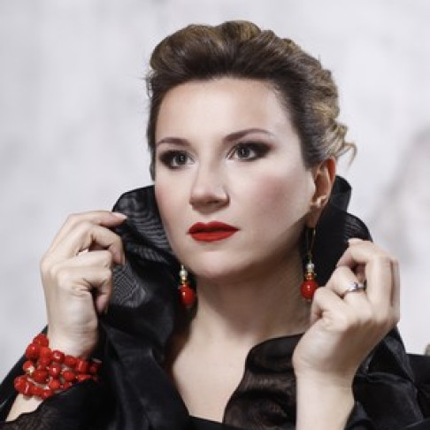 © Alexander Karnaushenko Ekaterina Gubanova
