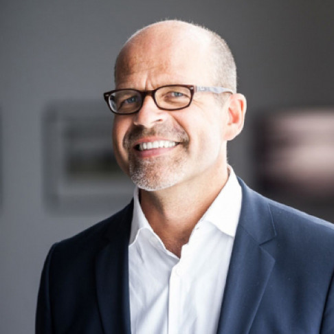 © Harry Schnitger Dr. Thomas Köhler