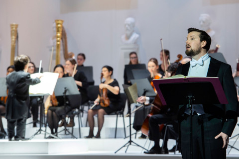 Der Zwerg, kommentiert von Sebastian Hanusa Der Zwerg, kommentiert von Sebastian Hanusa