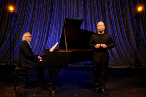 Ya-Chung Huang singt die Arie des Pedrillo Ya-Chung Huang singt die Arie des Pedrillo