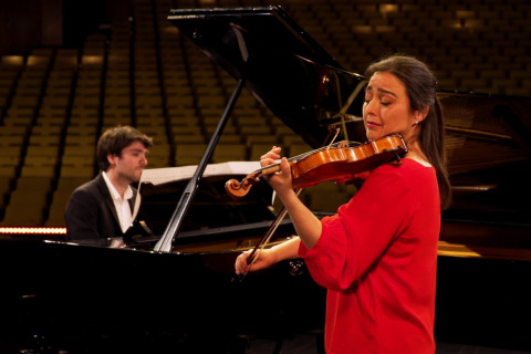 Elisabeth Glass spielt die Méditation aus Massenets THAIS Elisabeth Glass spielt die Méditation aus Massenets THAIS
