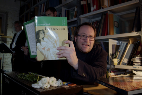 Dr. Takt über Giuseppe Verdis „La traviata“ Dr. Takt über Giuseppe Verdis „La traviata“
