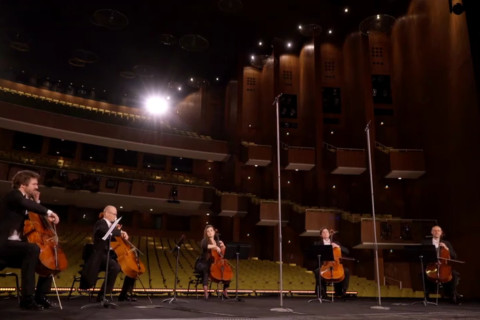 Fünf Cellisten spielen Don Carlo Fünf Cellisten spielen Don Carlo