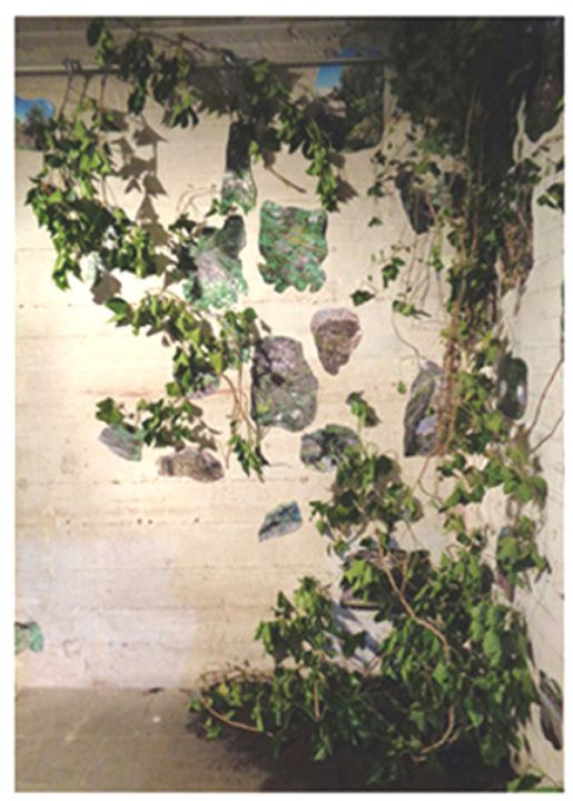 Überwucherung |  Marina Linares/VG Bildkunst 2022 // Marina Linares Überwucherung