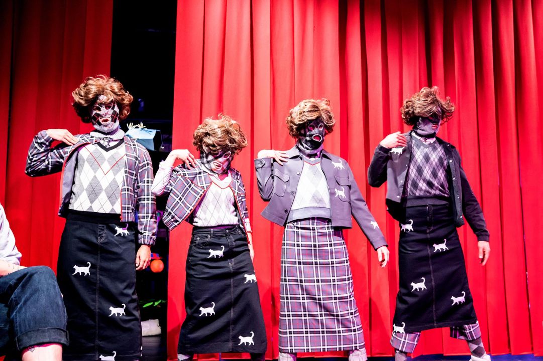 TITLE: Der wunde Punkt
COPYRIGHT: Kerstin Schomburg Kerstin Schomburg