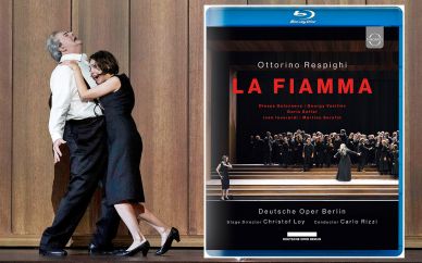 Ottorino Respighi: La fiamma  | La Fiamma bei EuroArts Eine Szenenimpression mit Ivan Inverardi und Olesya Golovneva sowie das Blu-Ray-Cover von EuroArts.