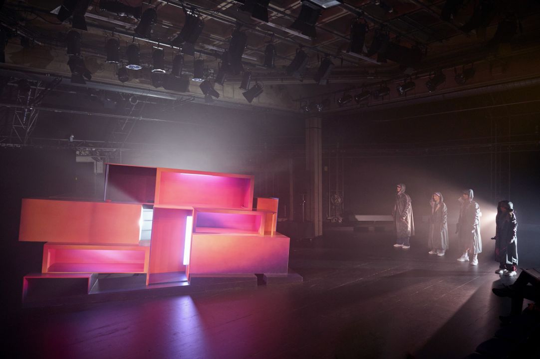 TITLE: Betonklotz 2000
COPYRIGHT: Katrin Ribbe Katrin Ribbe